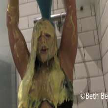 TheGungeZone: Beth's Bikini Gunging