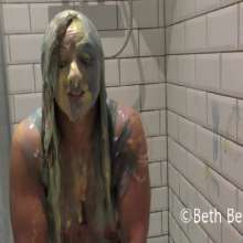 TheGungeZone: Beth's Bikini Gunging