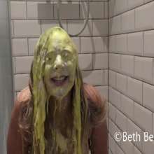 TheGungeZone: Beth's Bikini Gunging