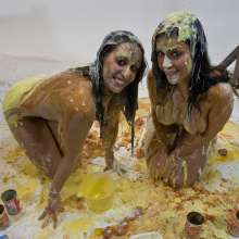 GirlsGetGunged: 