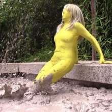 FOXY: Video Yellow zentai