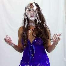 Messygirl: MG Update: The Pissed Off Glamour Model