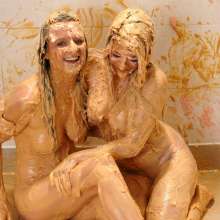 WSMProductions: Tillie and Brooke Messy Fun with Angel Delight Dessert