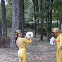 FunFilled Photography: Ashley and Britney Rinse off from the Condiment Game!