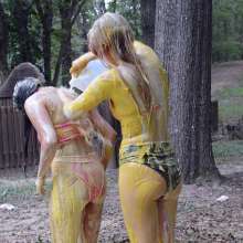 FunFilled Photography: Ashley and Britney Rinse off from the Condiment Game!