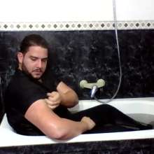 Polarwet: Bath with Polo and Jeans