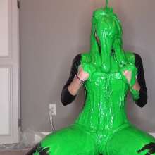 Jayce: Catsuit Filling, Two Hitachis at once, huge climax, Cutting off pvc!