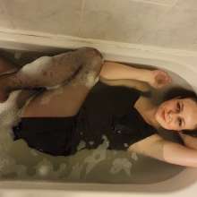 MilfDita: First-Ever clothed bath!