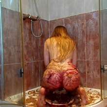 Big_Tits_Gunge: Lauren's Cake Messy Sitting... Ass Out and Thong Dropping
