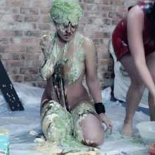 GirlsGetGunged: 