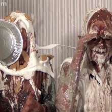 Anglefan: Ava's mistletoe headband accidentally gets her friend slimed!