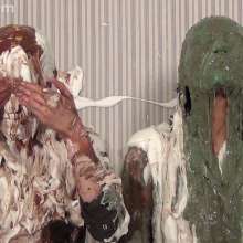 Anglefan: Ava's mistletoe headband accidentally gets her friend slimed!