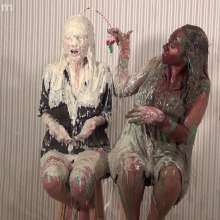 Anglefan: Ava's mistletoe headband accidentally gets her friend slimed!