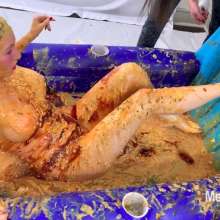 Messygirl: New Messygirl Download starring Zoey
