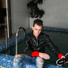 wet.look.me: Man | Wetlook man in leather jacket swimming in Pool | Wetlook.biz