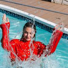 wet.look.me: Wetlook Oiling--Ripping Leather Pants and Outdoor Pool Girl| Wetlook.biz