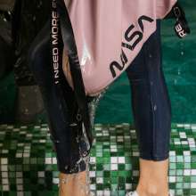 wet.look.me: Twerk Girl in Leggings in bath and Pool Hot Girls | Wetlook.biz