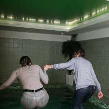 wet.look.me: Twerk Girl in Leggings in bath and Pool Hot Girls | Wetlook.biz