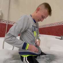 Wet Live Team: Artem Tore His Things into Small Pieces, Made a Lot of Foam