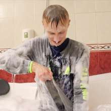Wet Live Team: Artem Tore His Things into Small Pieces, Made a Lot of Foam