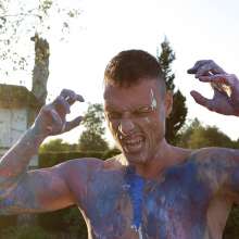 wamgame1: Damjan Paints and Rips His Brand New Blue Muscle Shirt