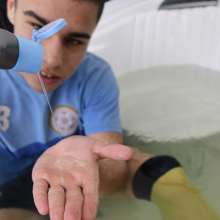 Wet Live Team: Danio Bathed in His Soccer Suit with Shampoo on His Head
