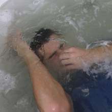 Wet Live Team: Danio Bathed in His Soccer Suit with Shampoo on His Head