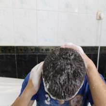 Wet Live Team: Danio Bathed in His Soccer Suit with Shampoo on His Head