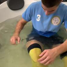 Wet Live Team: Danio Bathed in His Soccer Suit with Shampoo on His Head
