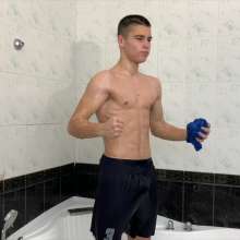 Wet Live Team: Danio Bathed in His Soccer Suit with Shampoo on His Head
