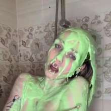 bizopp713: Dita Naked Sliming
