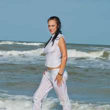 Sonja from wam.tv: Wetlook in a white outfit!