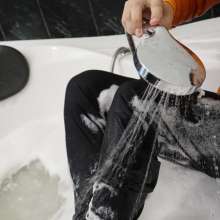 Wet Live Team: He Completely Soaked His Sports Outfit Playing with Foam