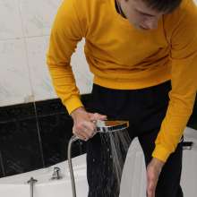 Wet Live Team: He Completely Soaked His Sports Outfit Playing with Foam