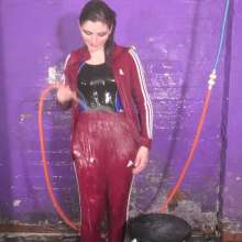 DungeonMasterOne: Maude's Red Tracksuit Hairwash