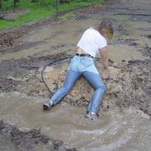 muddyfeet: amateur wet and muddy woman