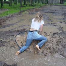 muddyfeet: amateur wet and muddy woman