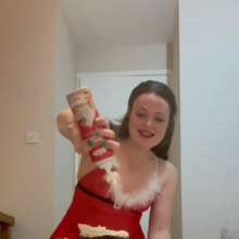 WAMfuns Messy Forfeits: Queen Peach Festive Cake Sit, Vibrator and Cum