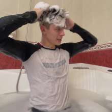 Wet Live Team: Ruslan Hid under a Layer of Foam, a Lot of Shampoo!
