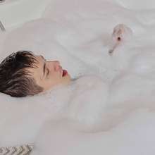 Wet Live Team: Ruslan Hid under a Layer of Foam, a Lot of Shampoo!