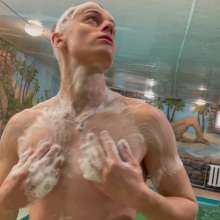 Wet Live Team: Ruslan Incredible Underwater Pool Adventures White Outfit