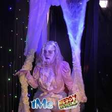LiquidX: Lisa rides The Messyworld eXpress train ride