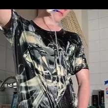 Daniel Wetlook: Wetsporty in Bathtub with Shower and Toy