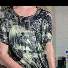 Daniel Wetlook: Wetsporty in Bathtub with Shower and Toy
