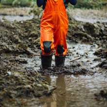 shinyrainwear: AI is getting better: mess, rainwear, mud...