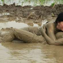 Lara_eurowam: Adria and Her Girlfriend Get Gunged in the Mud