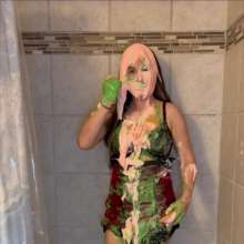 Chloe of PieroProductions: Chloe Is... Feeling Festive