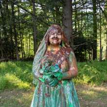 JD and Messy Andi: A Sploshing Wedding!
