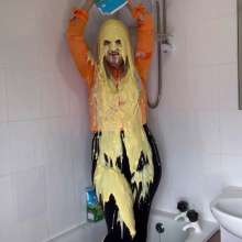 TheGungeZone: Essie Tricked Into Getting Messy