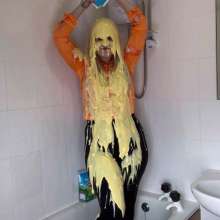 TheGungeZone: Essie Tricked Into Getting Messy